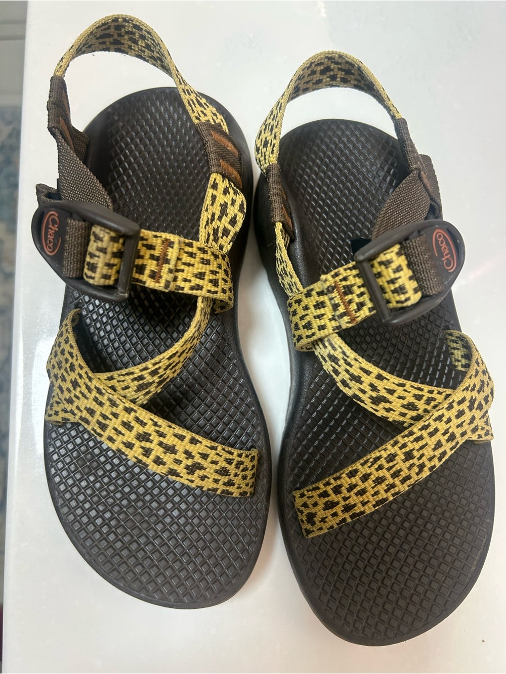 CHACO Women’s Z/1 classic sandal. Dappled Ochre leopard print . Size 5